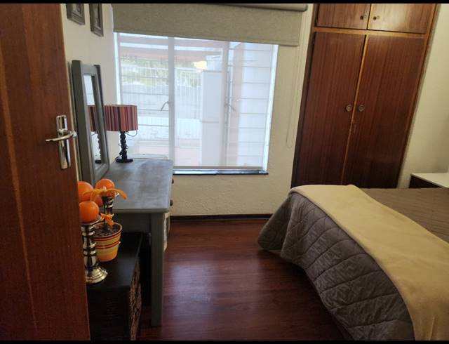 4 BEDROOM FREESTANDING FOR SALE IN VAN RIEBEECK PARK